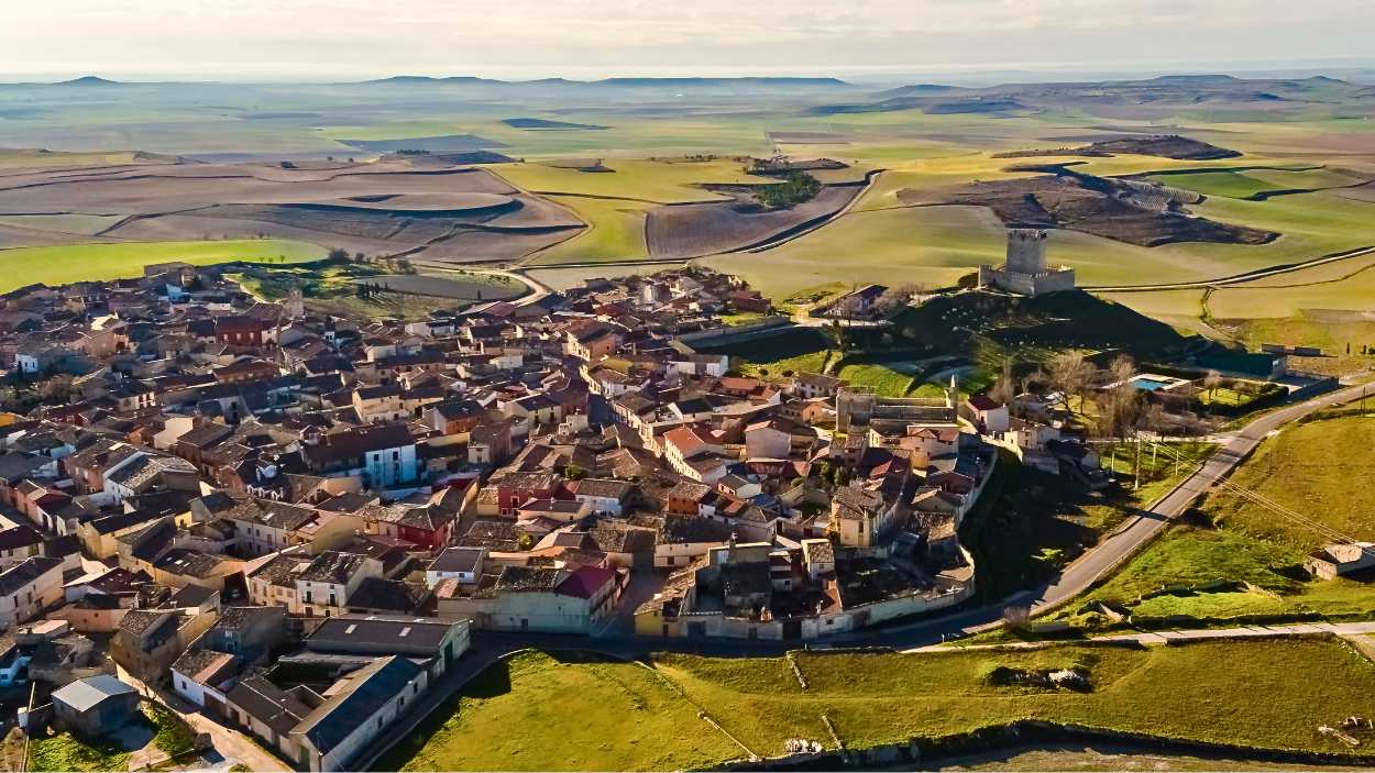 Tiedra, el idílico pueblo de Valladolid con observatorio de estrellas y un paisaje sacado de la Provenza francesa.