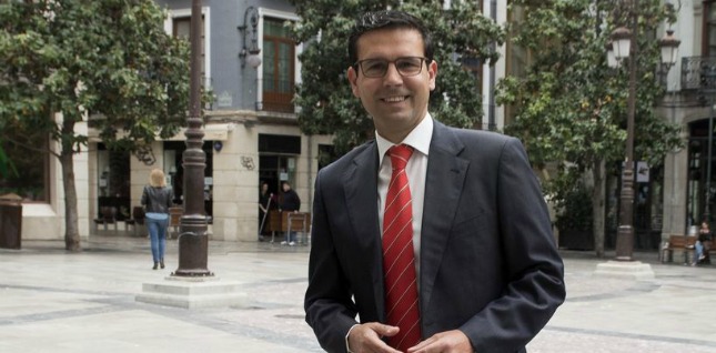 El Alcalde de Granada se reúne con Laura García Lorca para desbloquear la llegada del legado del poeta El Alcalde de Granada se reúne con Laura García Lorca para desbloquear la llegada del legado del poeta