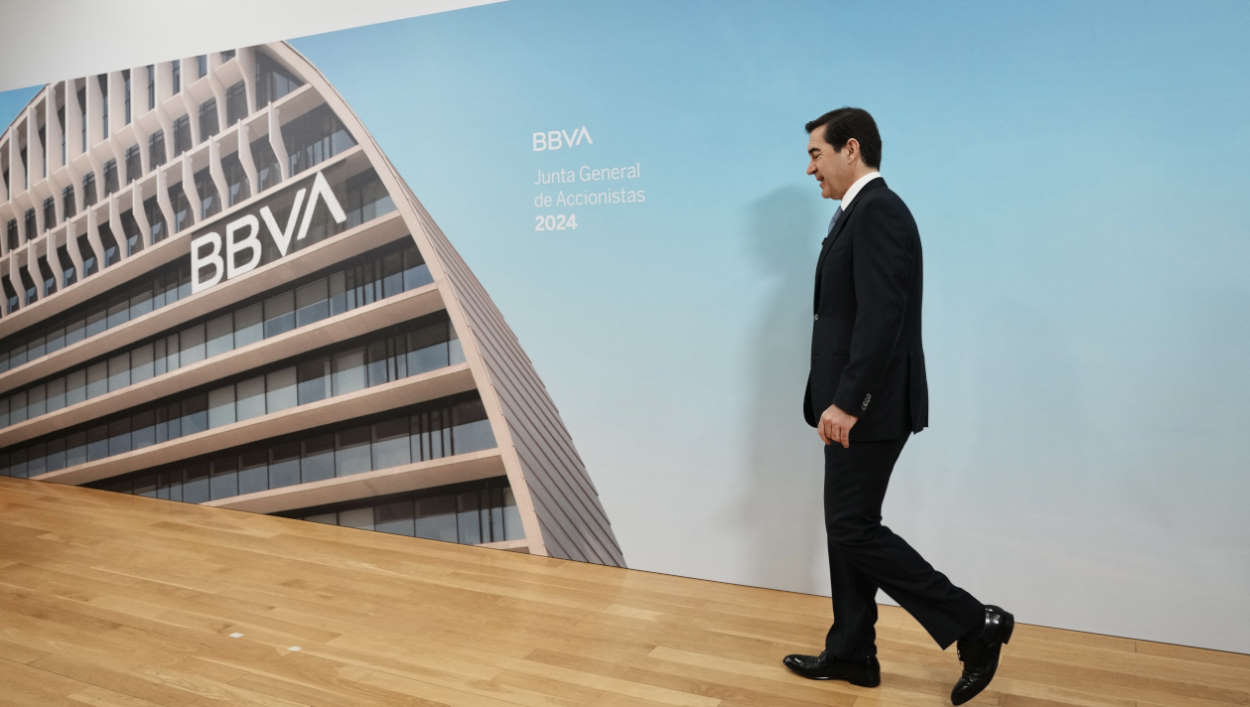 El presidente de BBVA, Carlos Torres, en la junta general de accionistas de 2024. EP