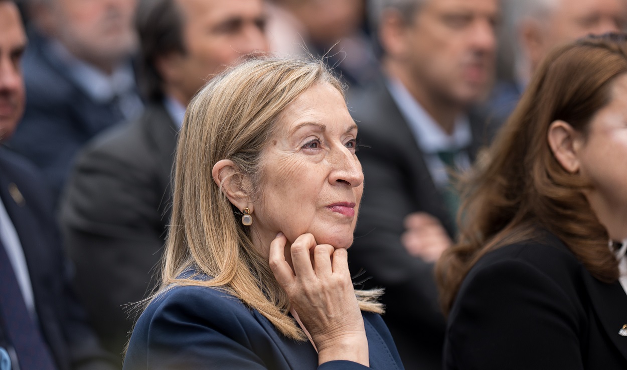 Ana Pastor deja su acta de diputada del PP. EP