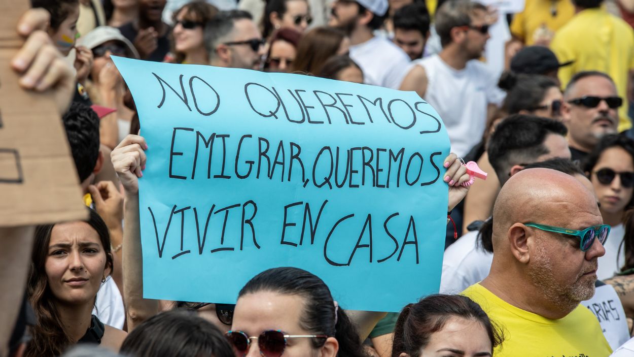 Pancarta de la manifestación en Canarias. EP.