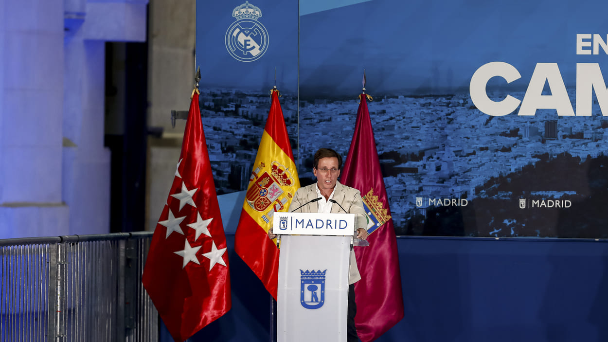 José Luis Martínez Almeida en la celebración de la Champions en el Palacio de Cibeles. EP. 