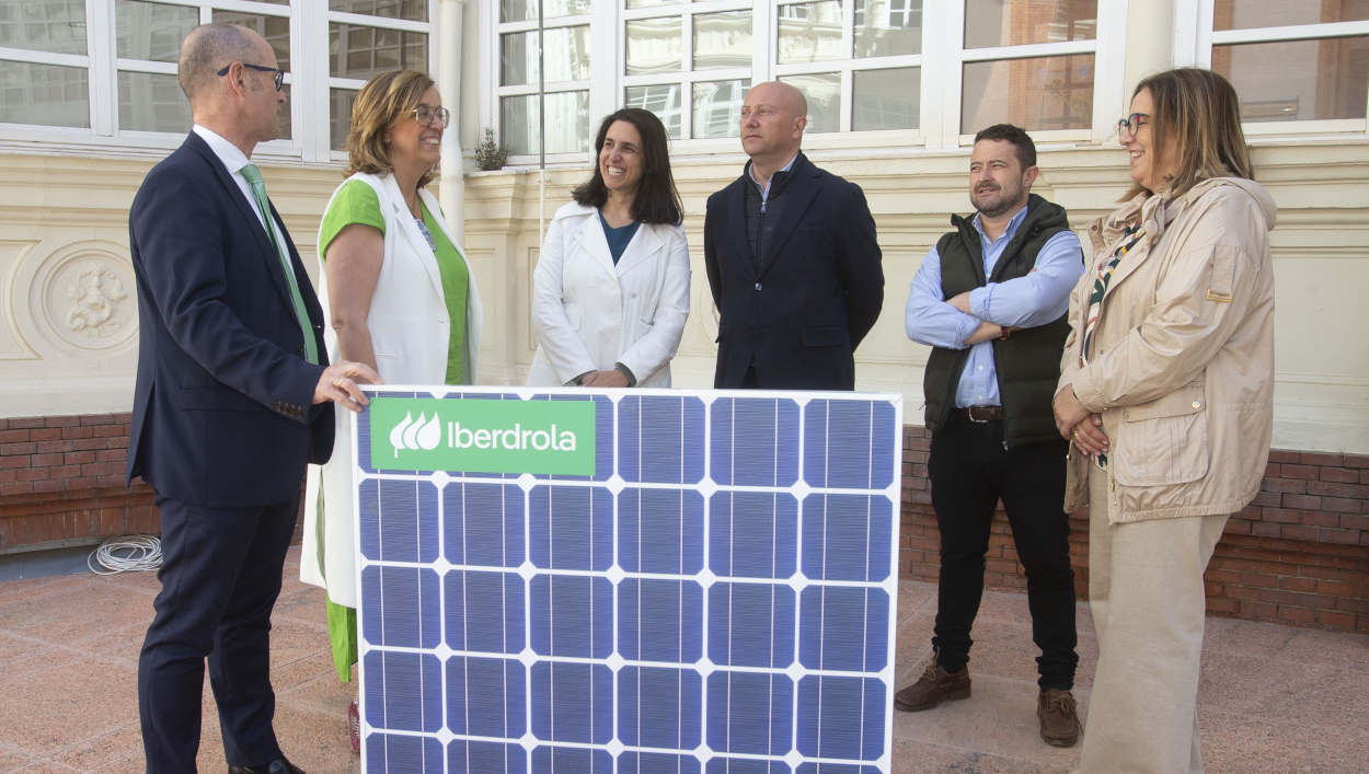 Foto de familia de la presentación de los II Premios Iberdrola Convive