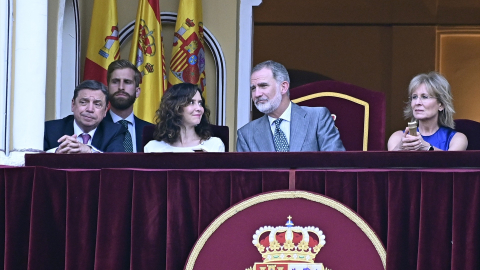 El Rey Felipe IV preside la corrida de toros de la prensa en la plaza de las Ventas acompañado por Isabel Díaz Ayuso, María Rey y Luis Planas, a 5 de junio de 2024, en Madrid (España)