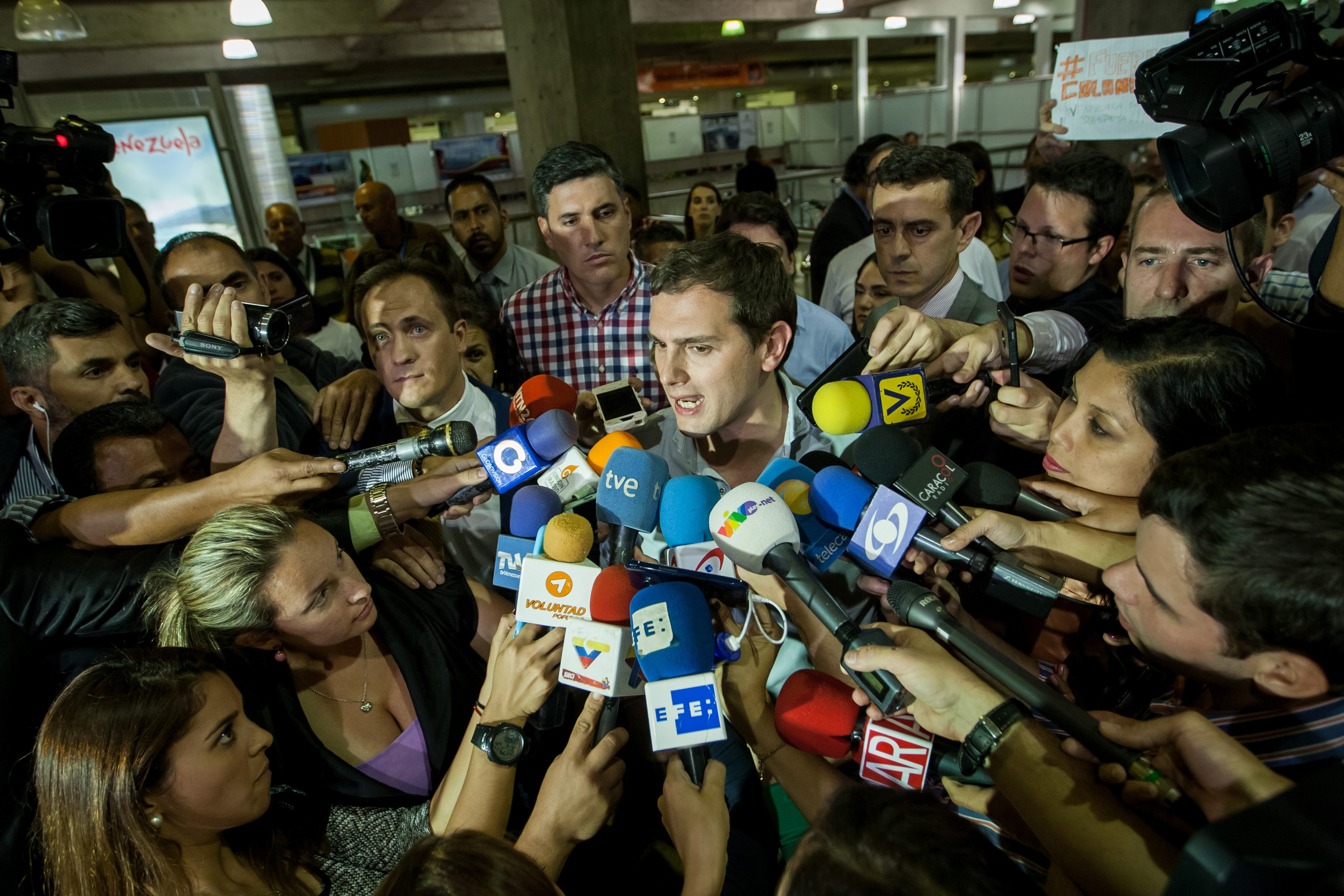 Albert Rivera llega a Caracas.