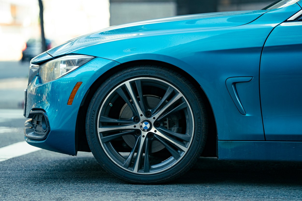 Parte delantera de un BMW