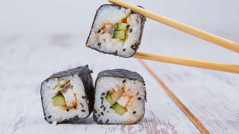 La receta de sushi es muy fácil de preparar