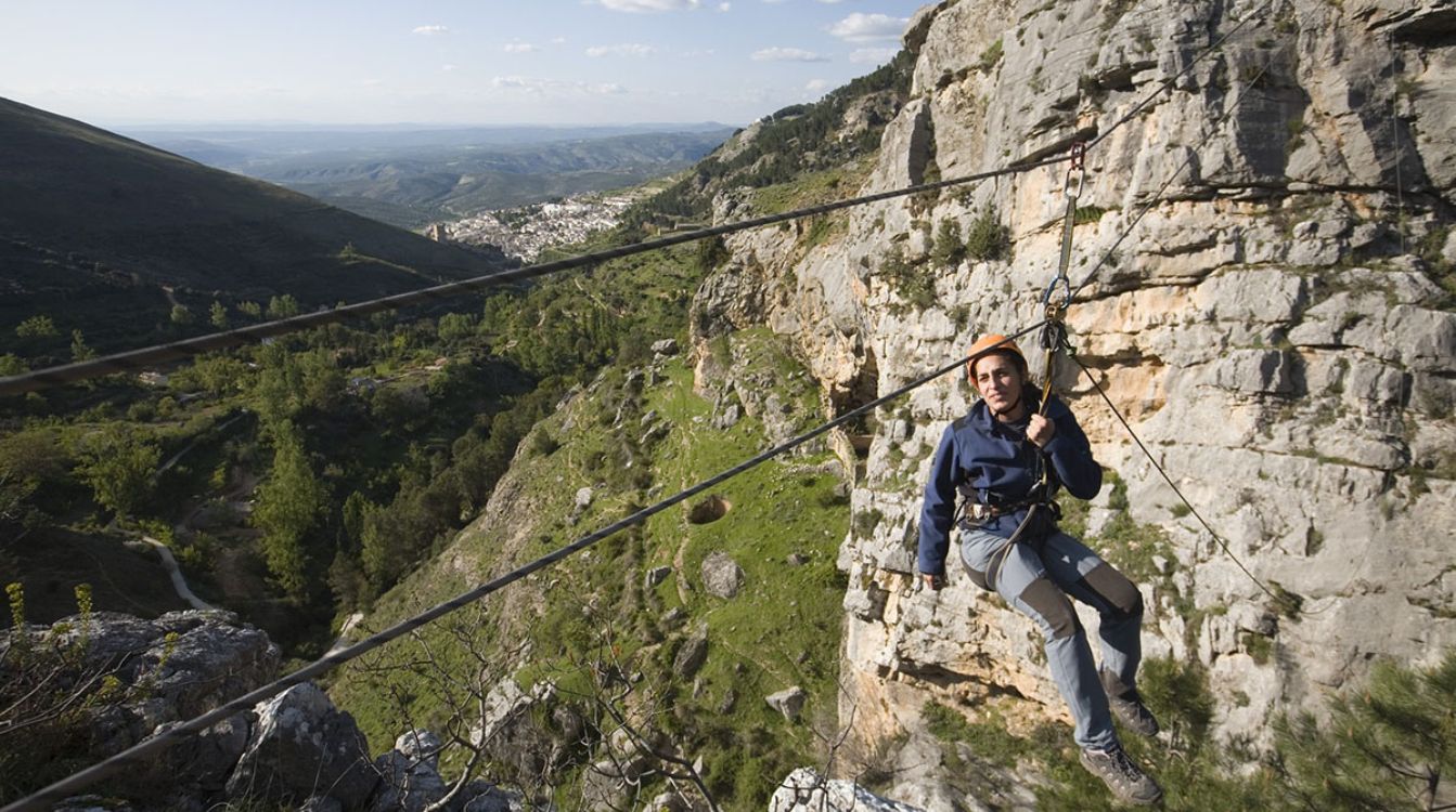 Es un lugar ideal para la práctica del turismo activo en un entorno natural impresionante Es un lugar ideal para la práctica del turismo activo en un entorno natural impresionante