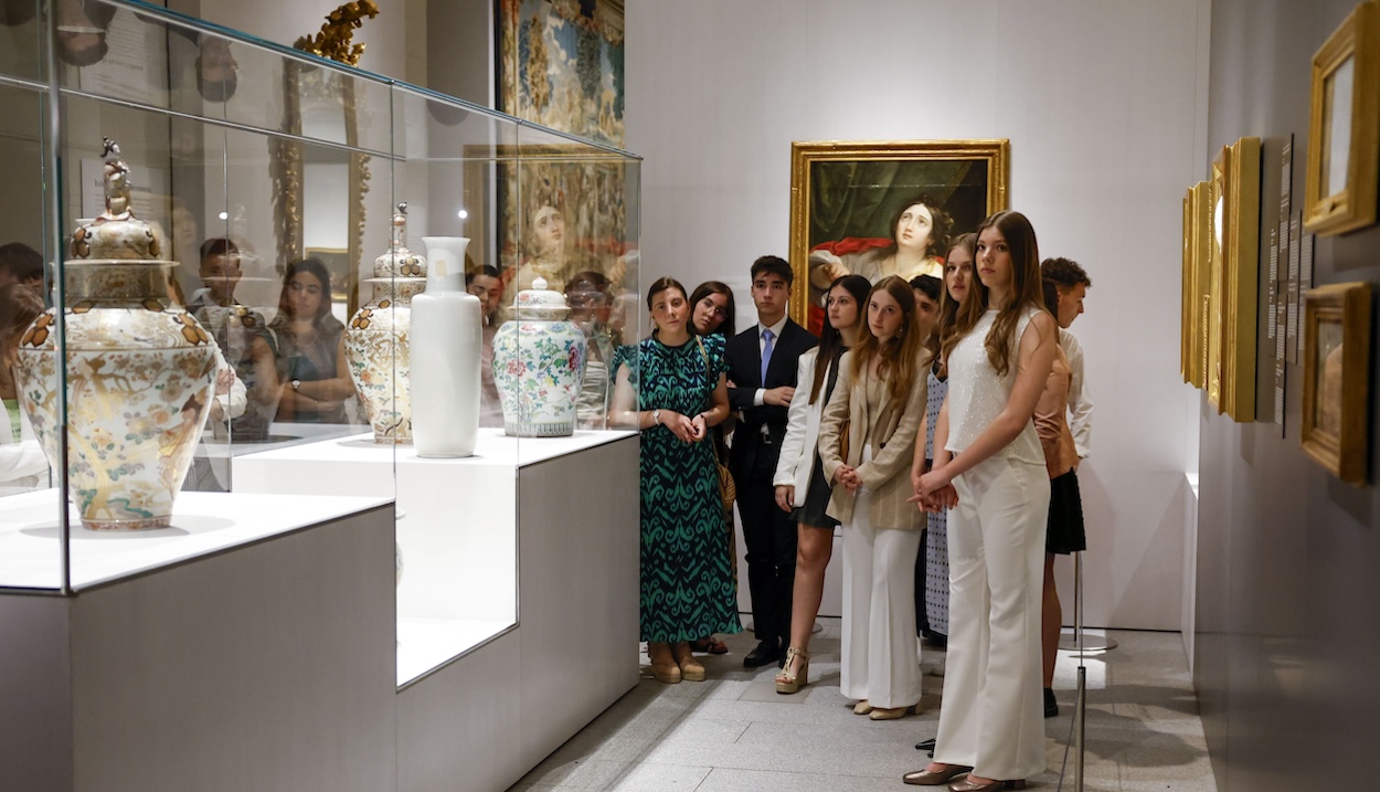 Leonor y Sofía en la visita a las Colecciones Reales. EP