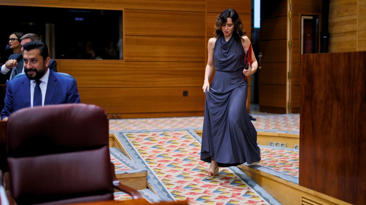 a presidenta de la Comunidad de Madrid y del PP de Madrid, Isabel Díaz Ayuso, a su llegada a un pleno en la Asamblea de Madrid