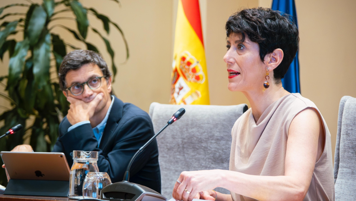 El secretario de Estado de Seguridad Social y Pensiones, Borja Suárez, y la ministra de Inclusión, Seguridad Social y Migraciones, Elma Saiz. EP