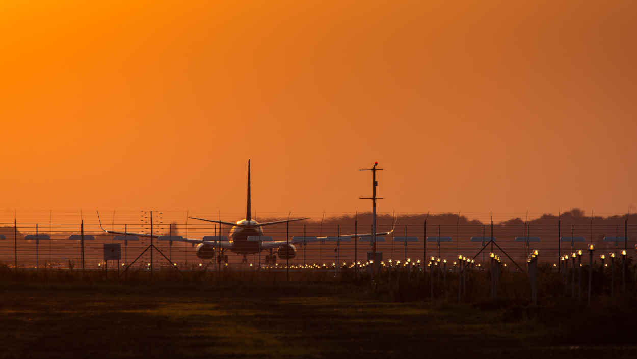 Indra y DFS integrarán sistemas avanzados de gestión de aterrizaje de aeronaves en el área de control de terminal de Bucarest y en el Aeropuerto Internacional Henri Coanda