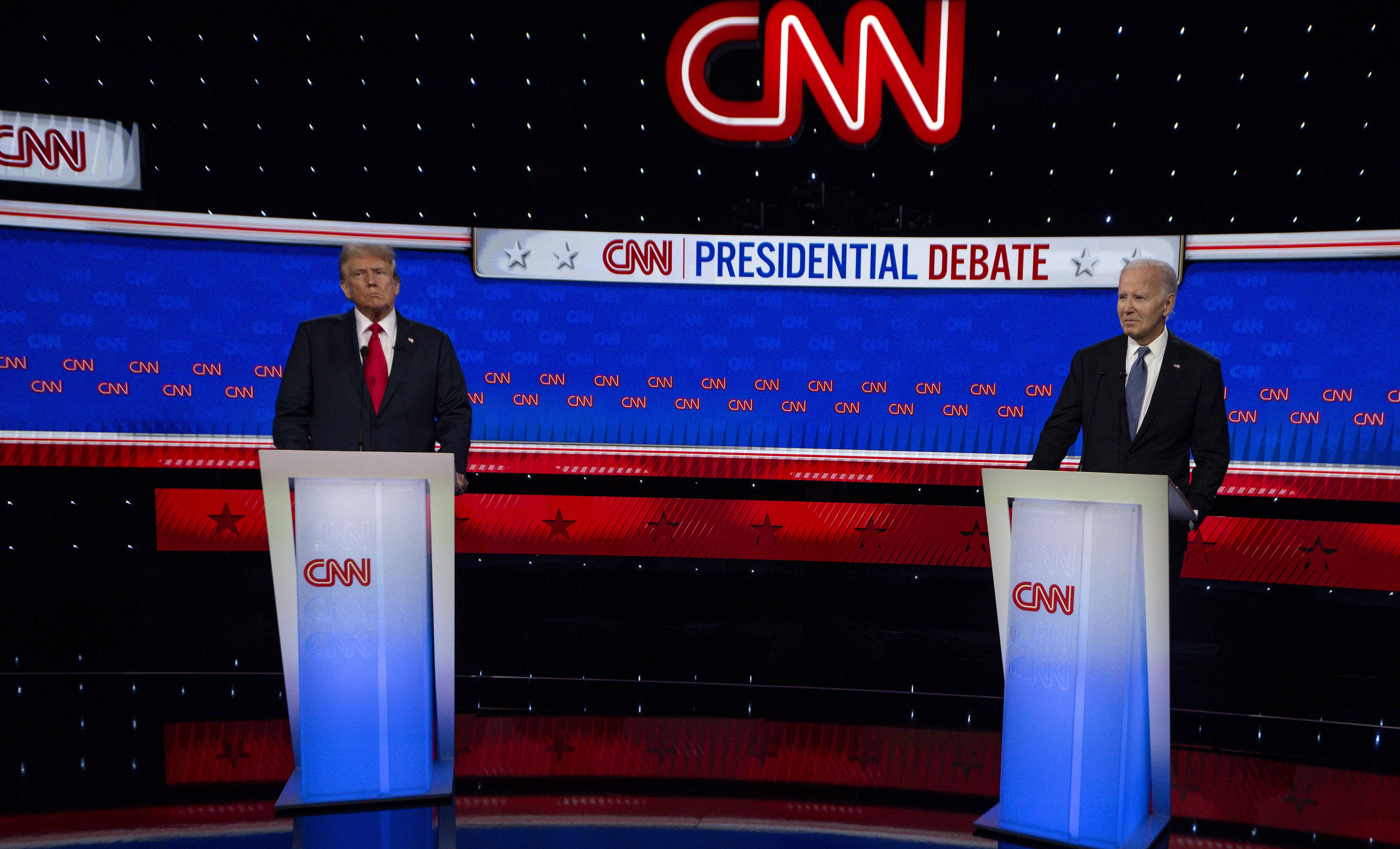 Joe Biden y Donald Trump se enfrentan en el primer debate presidencial en la CNN. EP
