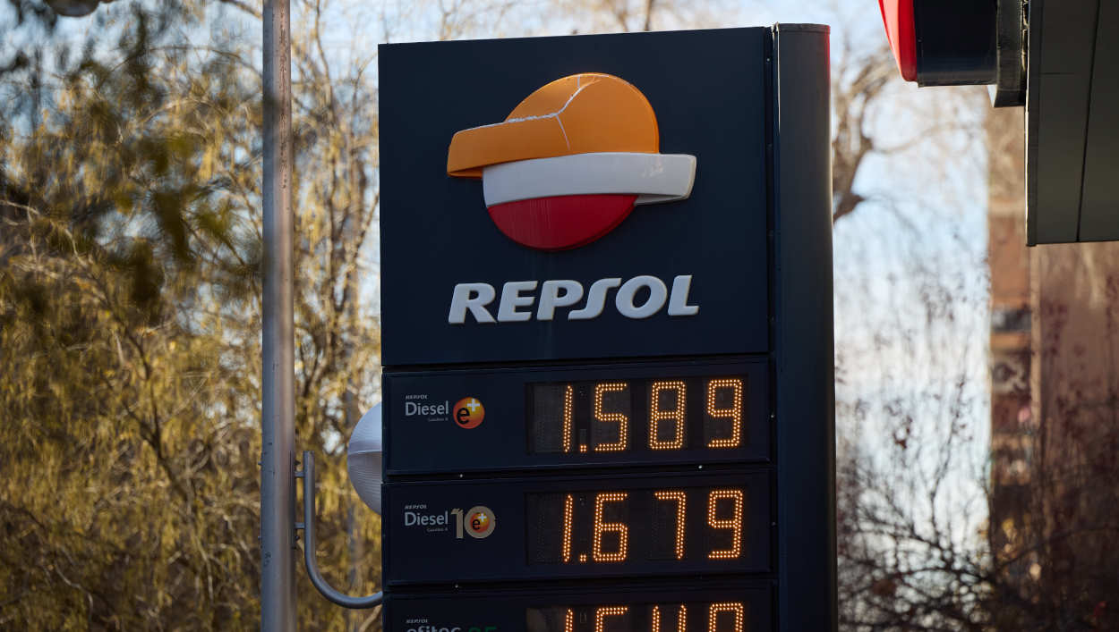 Precios en una estación de servicio de Repsol. EP