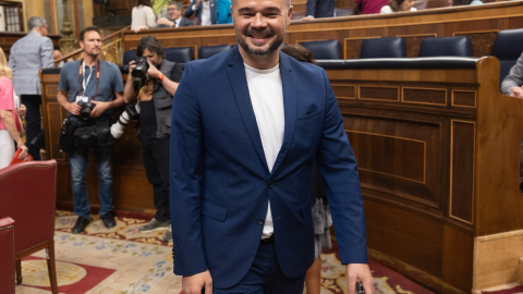 El portavoz de ERC en el Congreso, Gabriel Rufián, a su llegada a una sesión plenaria en el Congreso de los Diputados, a 4 de julio de 2024, en Madrid (España).
