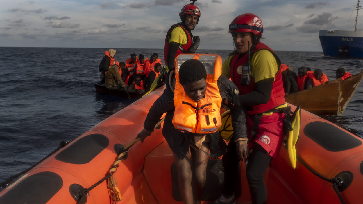 Voluntarios de Open Arms en un rescate en el Mediterráneo. EP. 