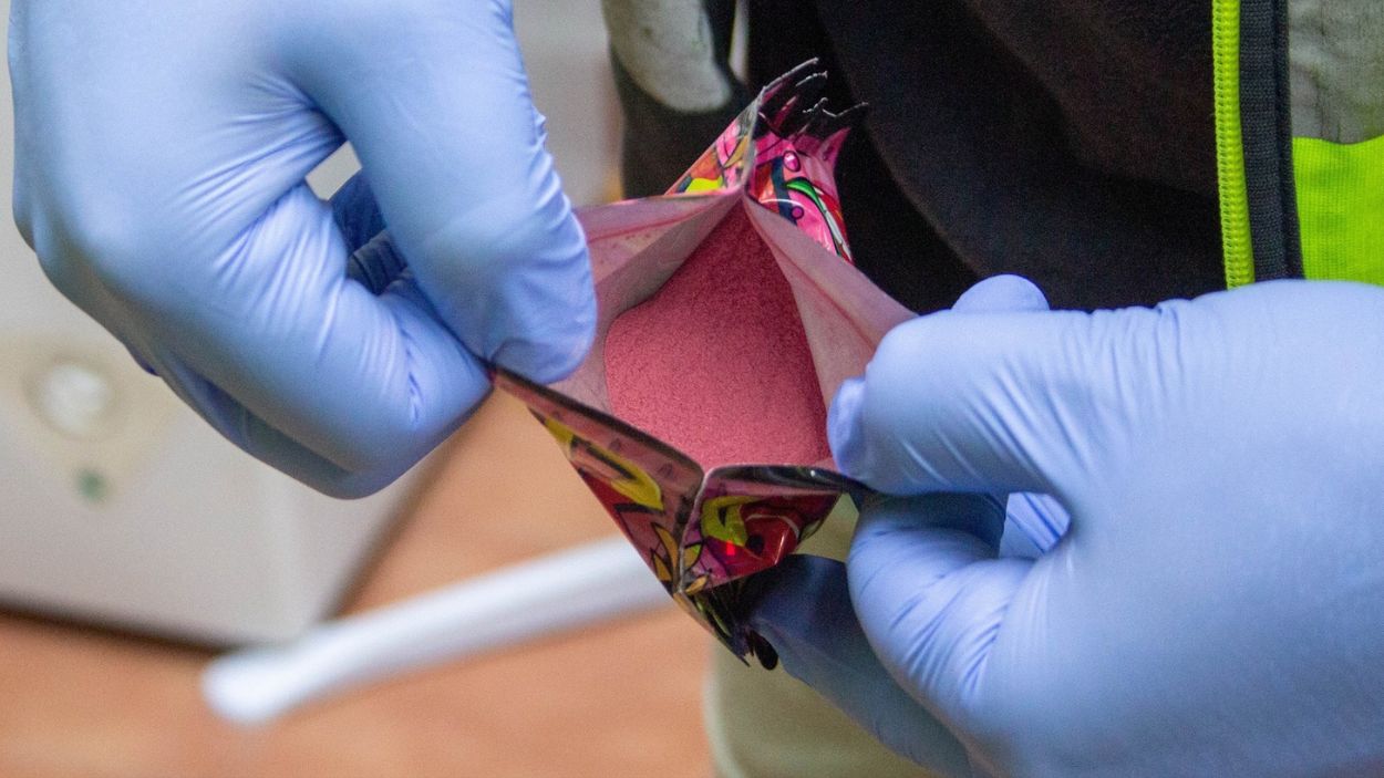 Parte de la cocaína rosa intervenida en el marco de la operación