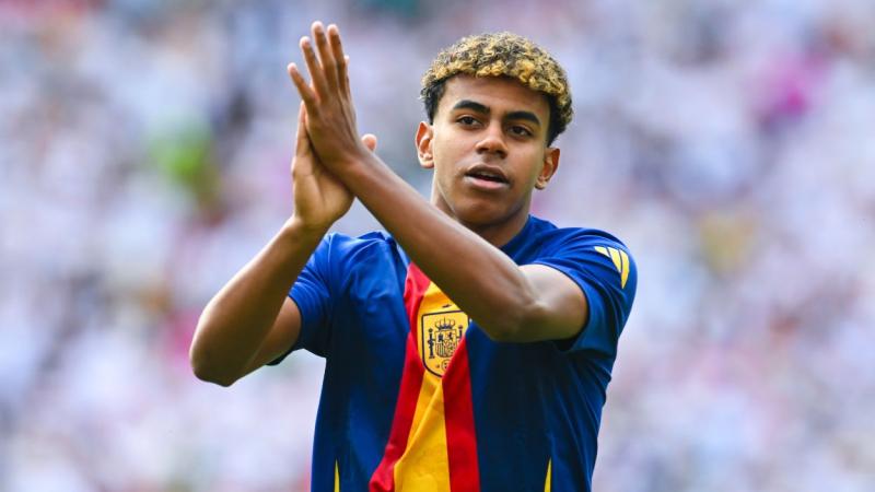 El futbolista español Lamine Yamal