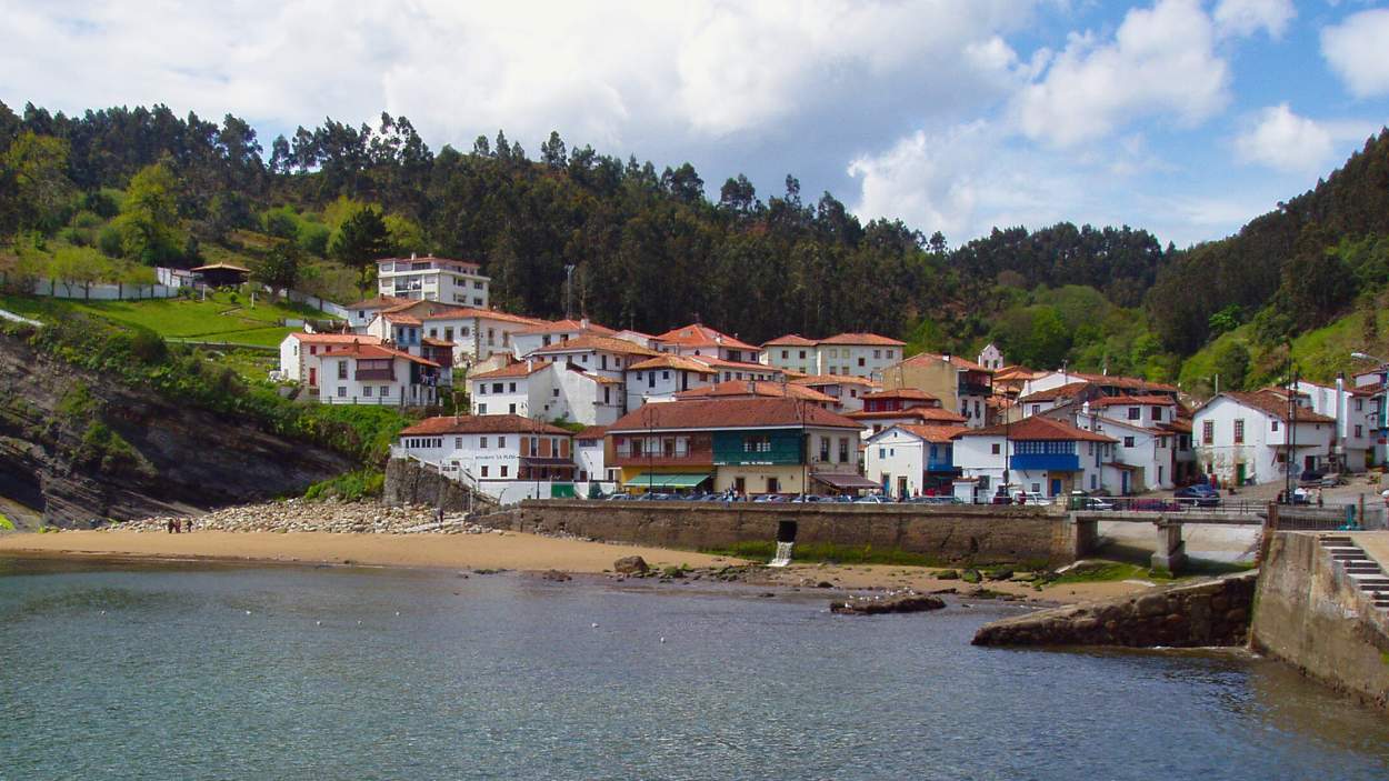 Tazones, el pintoresco pueblo de Asturias donde Carlos I de España y V de Alemania desembarcó por pura casualidad
