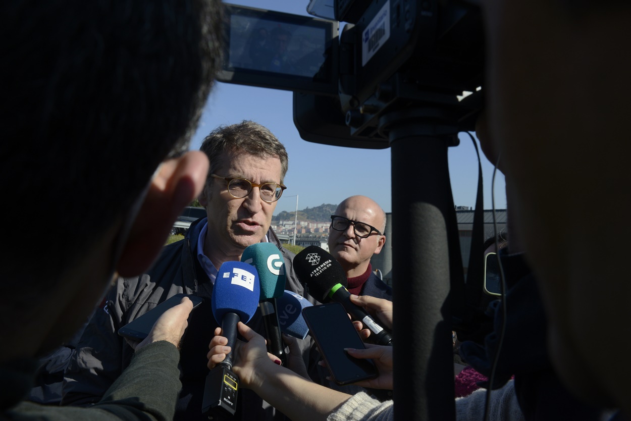 Alberto Núñez Feijóo cuando aún era presidente de la Xunta de Galicia con José Manuel Baltar al fondo (Foto: Europa Press)