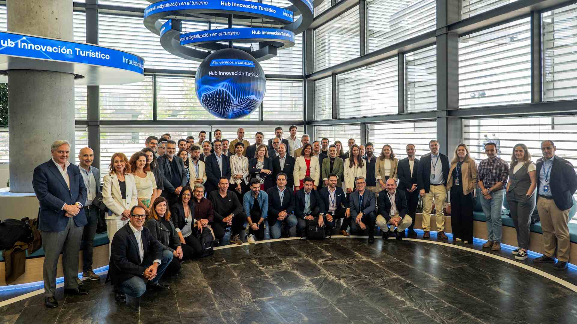 Foto de familia del Hub de Innovación Turística (HIT)