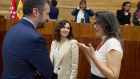 La portavoz de Más Madrid, Manuela Bergerot, y la presidenta de la Comunidad de Madrid, Isabel Díaz Ayuso