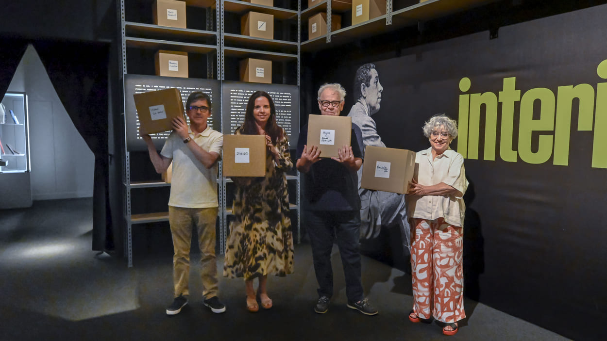 La directora de CaixaForum Barcelona, Mireia Domingo; los comisarios de la exposición, Sol Carnicero y Bernardo Sánchez Salas, y el asesor de contenidos y director de los audiovisuales de la muestra, José Luis García-Berlanga. Fundación 'la Caixa'.