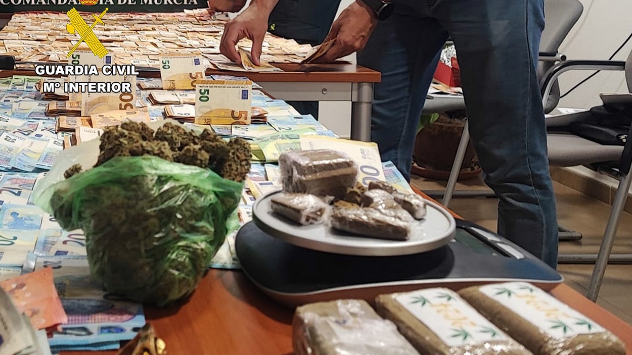 Droga incautada en San Javier. EP