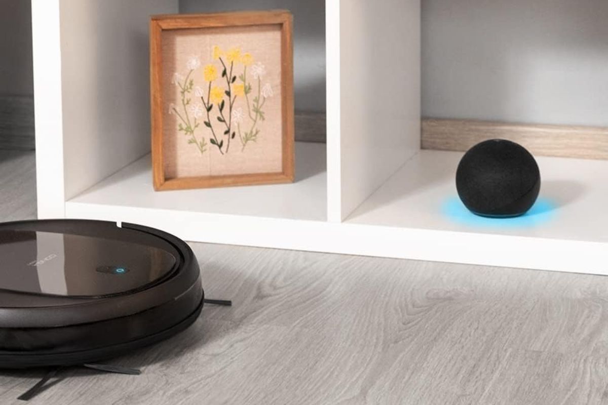 Este robot aspirador y friegasuelos 4 en 1 con más de 2 mil valoraciones en Amazon es de Cecotec y cuesta menos de 135€