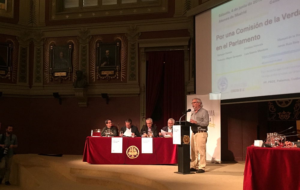 Imagen de los intervinientes en el acto celebrado este sábado en el Ateneo de Madrid. 