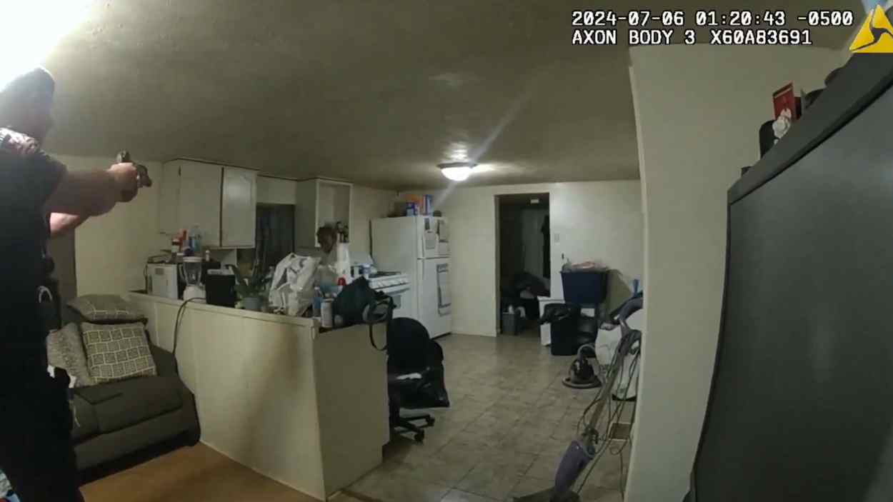 La Policía de EEUU revela el vídeo del agente que ha matado a tiros a una mujer negra que llamó a emergencias
