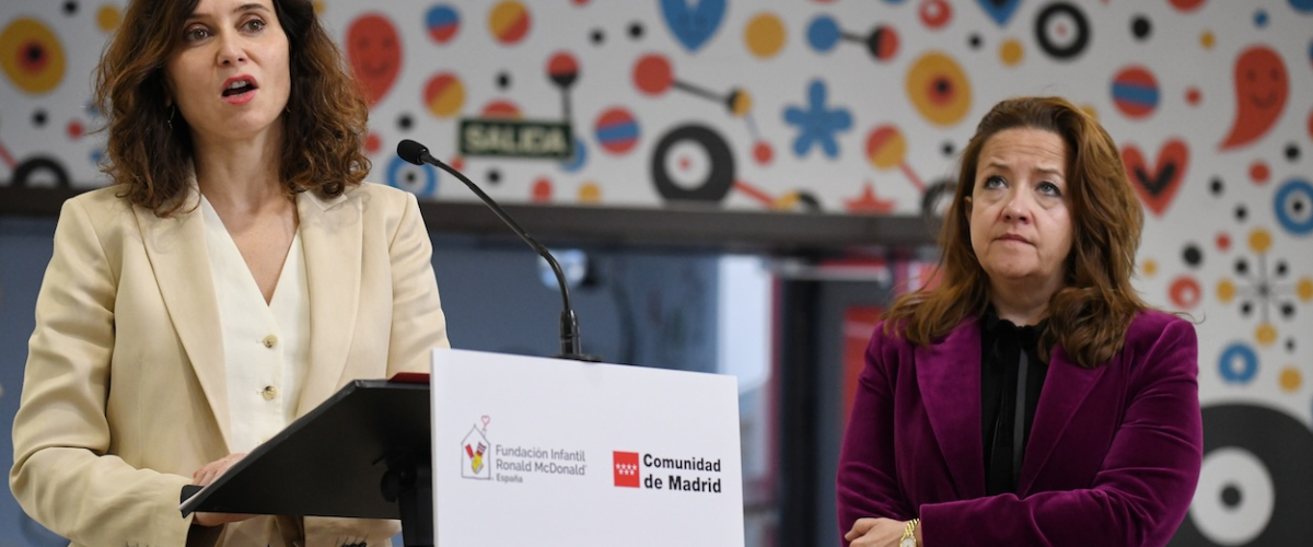 Contratos menores y una prueba piloto: la nueva empresa de Ayuso para los test del cáncer es peor y más barata que la utilizada hasta ahora