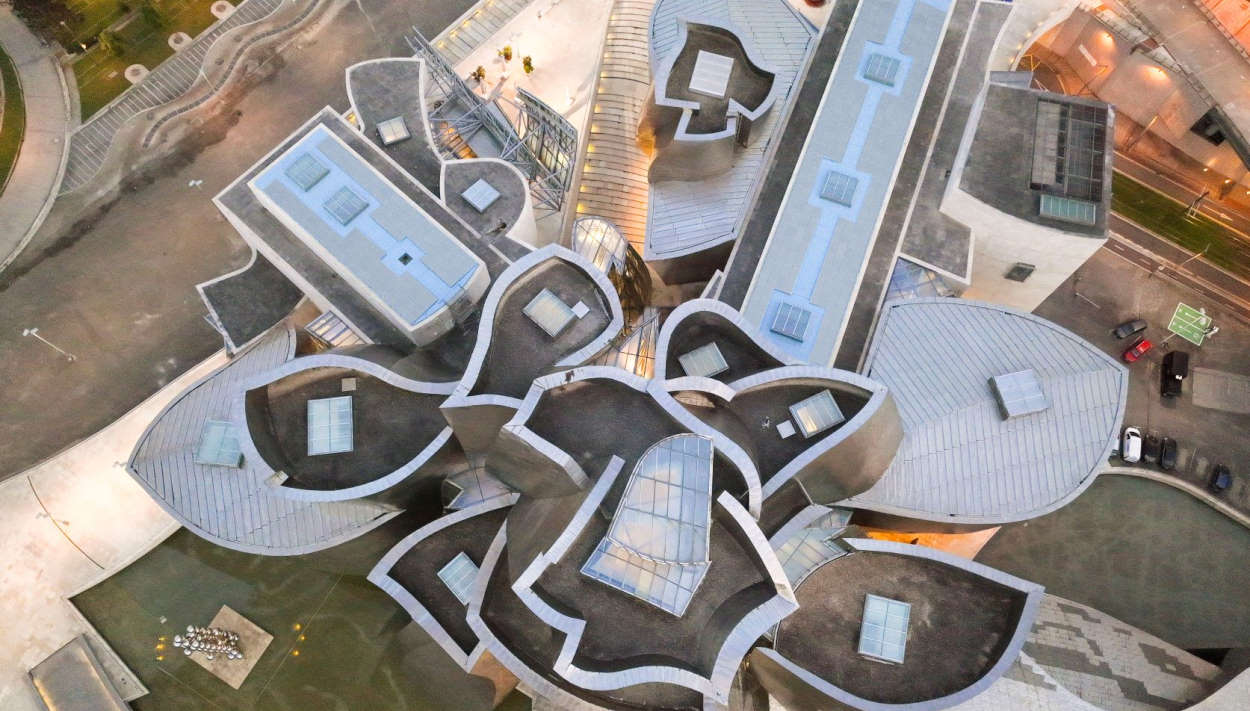 Iberdrola instala placas solares en el Museo Guggenheim de Bilbao