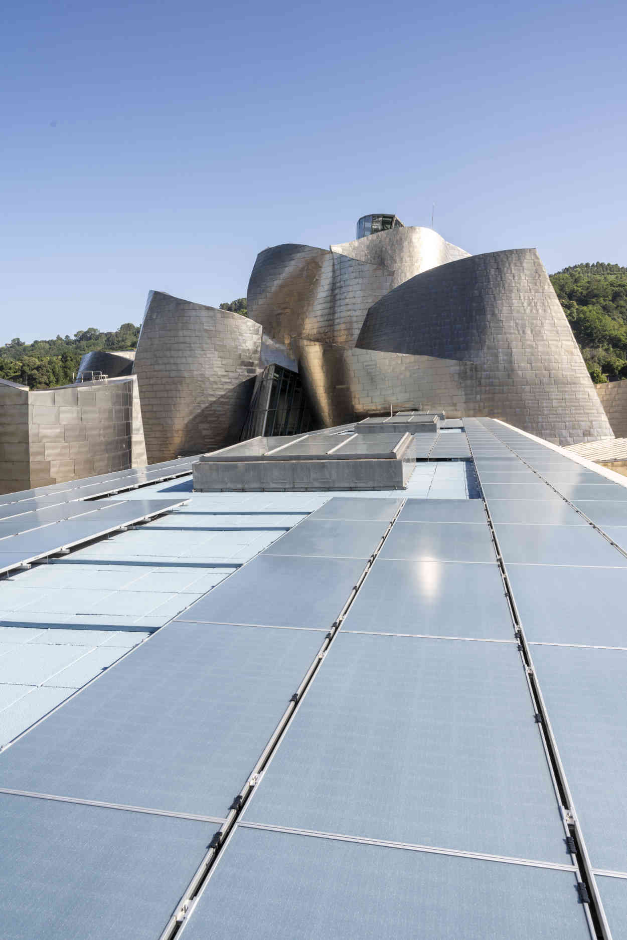 Placas fotovoltaicas de Iberdrola en el Museo Guggenheim Bilbao Placas fotovoltaicas de Iberdrola en el Museo Guggenheim Bilbao