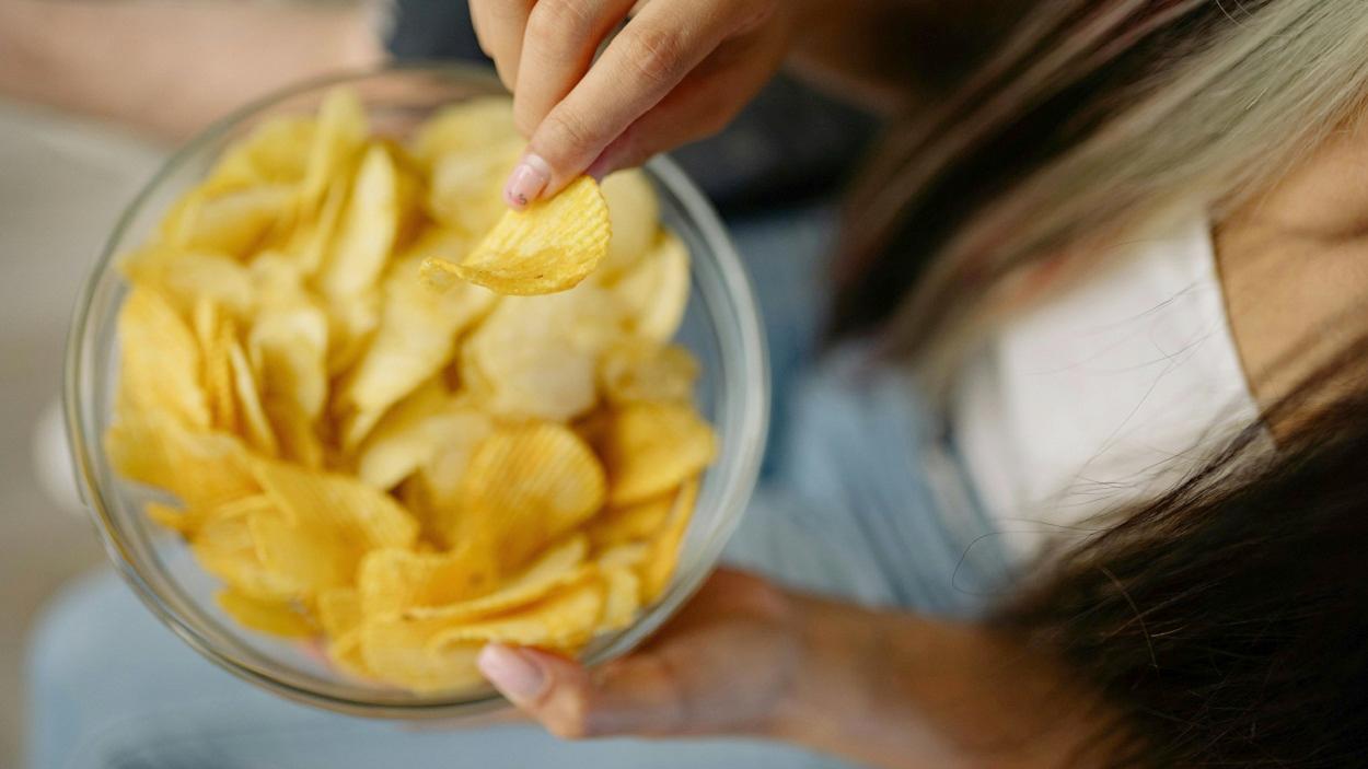La Unión Europea prohíbe las patatas con sabor a jamón. Pexels
