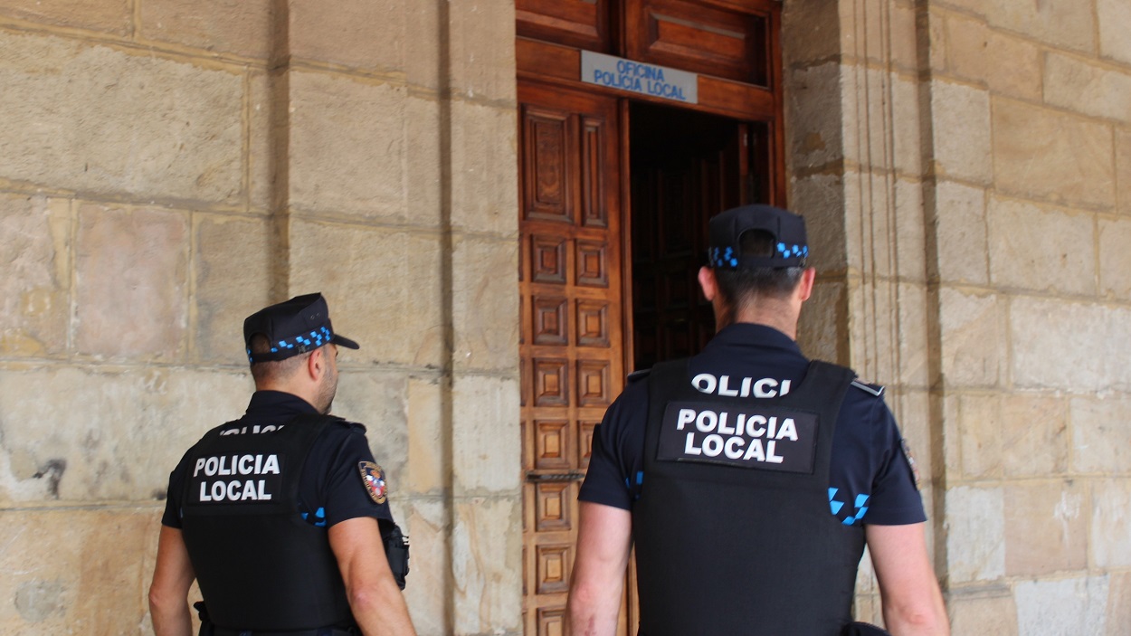 Policia Local de Reinosa. EP