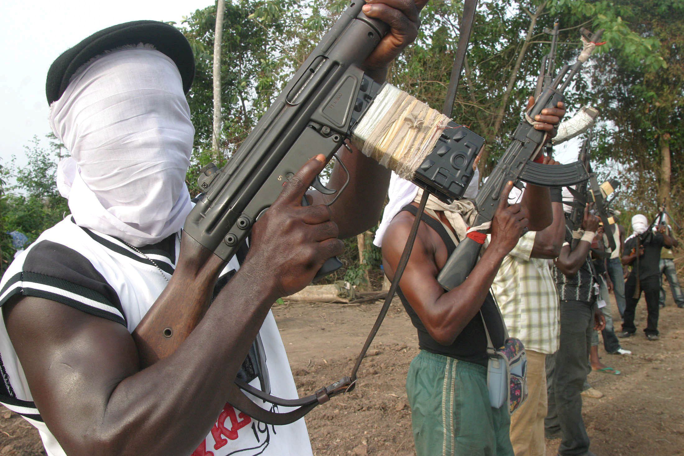 Militantes nigerianos entrenando en la región del Delta del Níger ,al sur de Nigeria.
