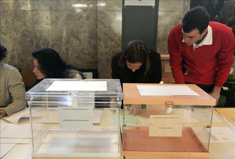 Imagen de una mesa electoral