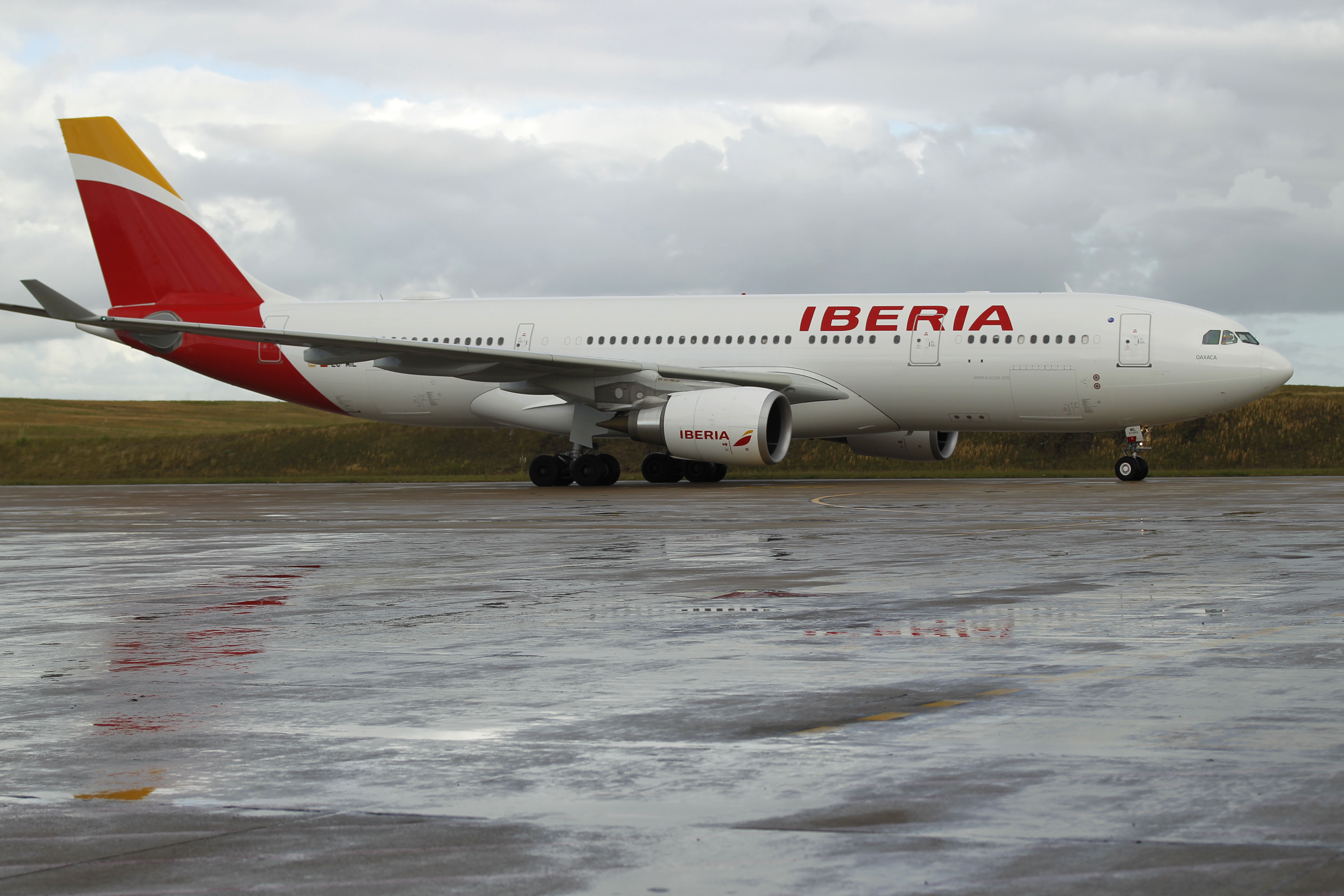 Vista de un avión de Iberia.
