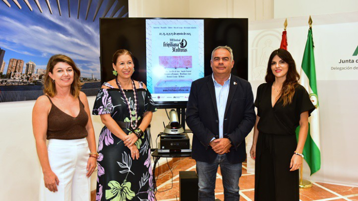 Presentación del Festival 3 Culturas con el alcalde de Frigiliana, Alejandro Herrero. Imagen cedida. Presentación del Festival 3 Culturas con el alcalde de Frigiliana, Alejandro Herrero. Imagen cedida.