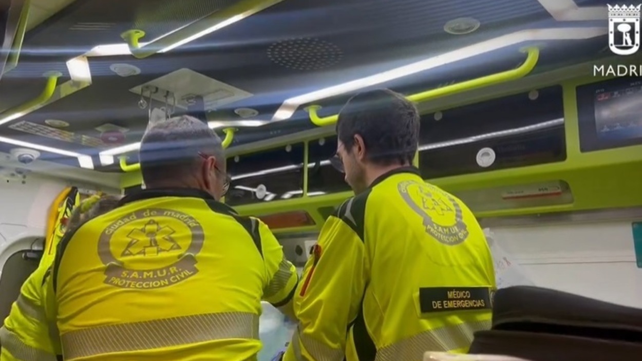 Intervención del Samur-Protección Civil en el apuñalamiento de San Blas-Canillejas. Emergencias Madrid