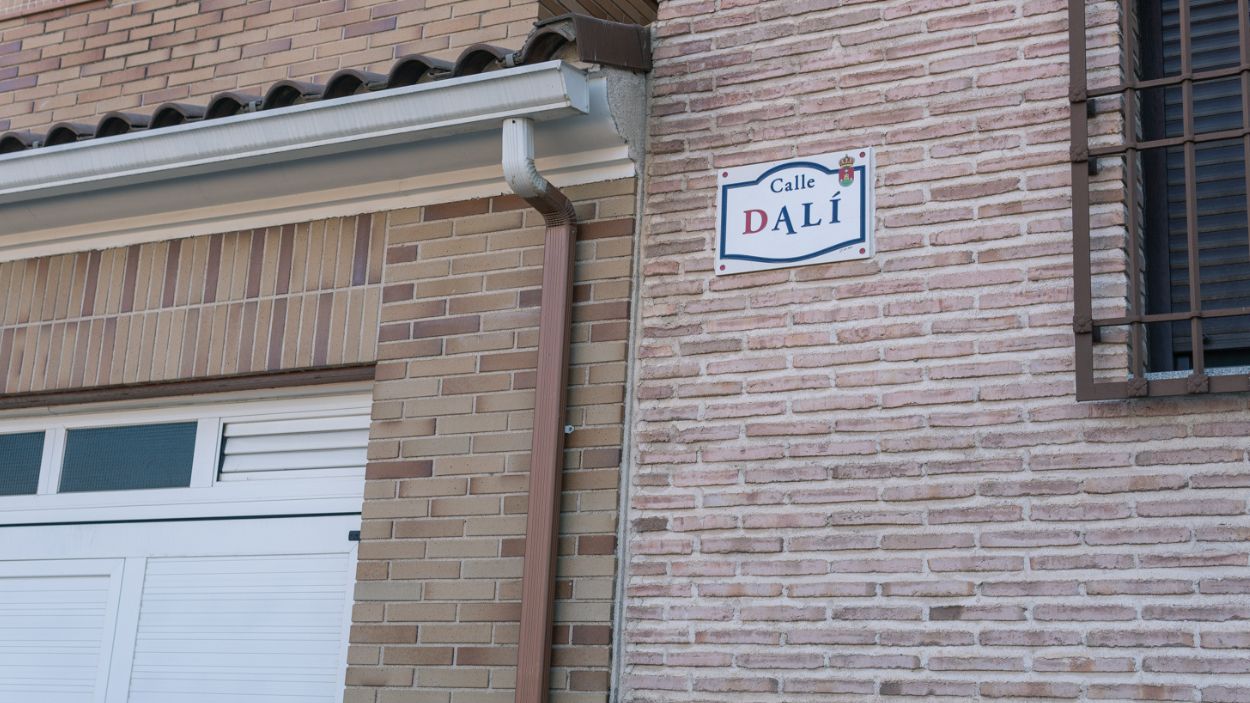 Fachada de la vivienda de la familia del detenido por el asesinato del menor en Mocejón (Toledo). EP.
