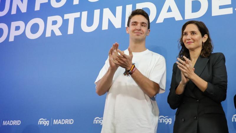 El líder de NNGG del PP, Ignacio Dancausa, junto a la presidenta de la Comunidad de Madrid, Isabel Díaz Ayuso. EP.