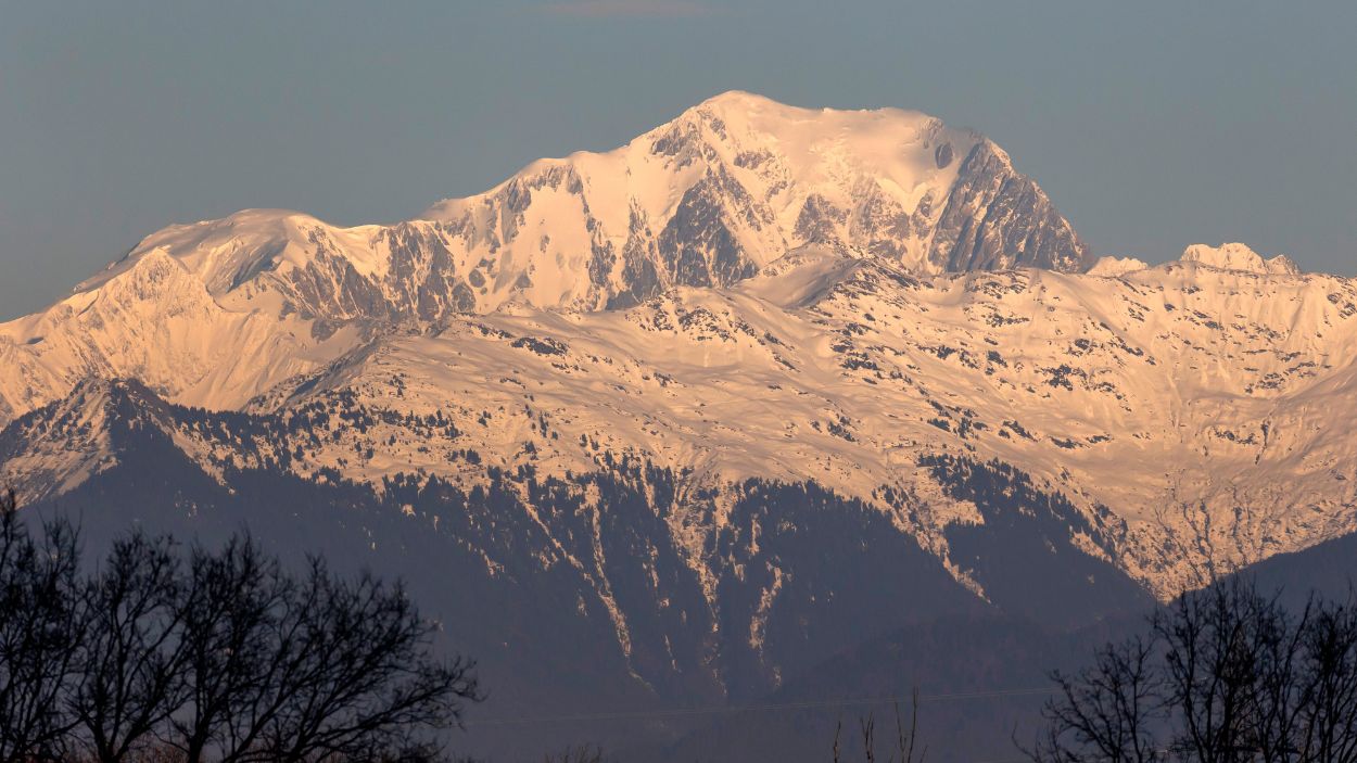 Mueren dos montañeros españoles tras precipitarse de la cima del Mont Blanc. EP