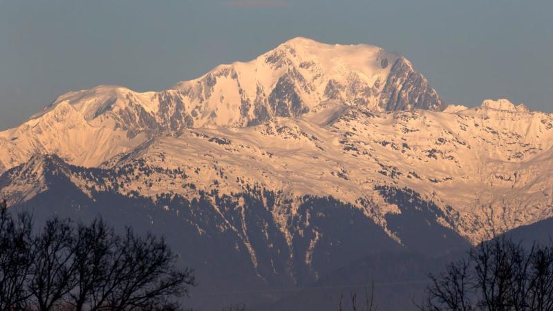 Mueren dos montañeros españoles tras precipitarse de la cima del Mont Blanc. EP