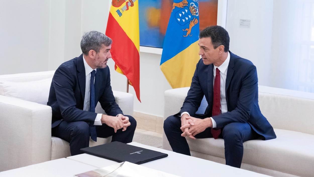 Primera reunión entre Pedro Sánchez y Fernando Clavijo, en 2018. EP