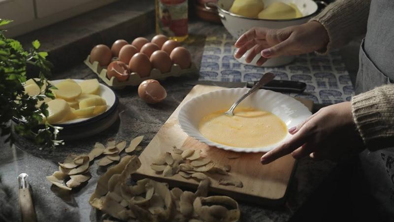Variación del coste de hacer una tortilla de patata en los últimos años. EP.