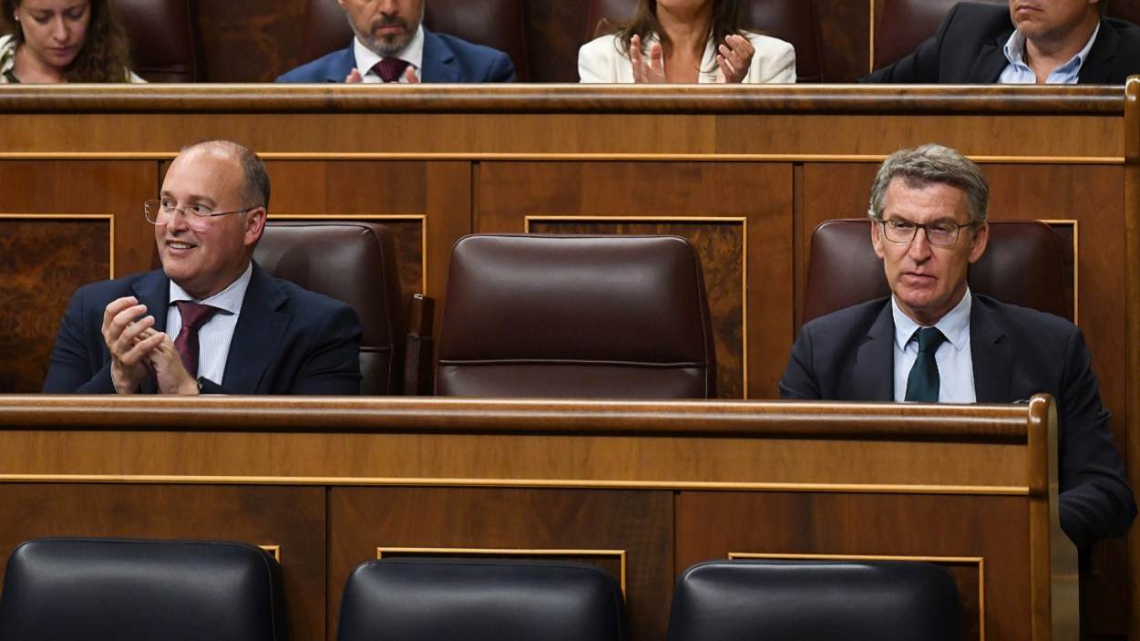 Miguel Tellado y Alberto Núñez Feijóo, portavoz y líder del PP. EP