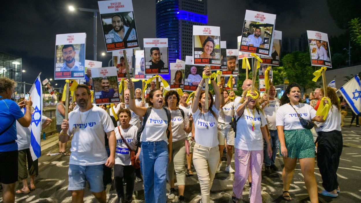 Los familiares de los secuestrados por Hamás protestan en Tel Aviv contra el Gobierno de Netanyahu