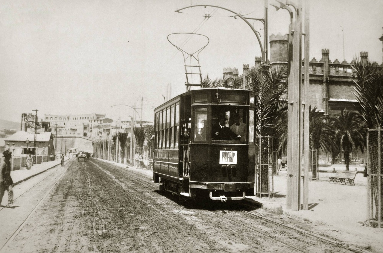 El tranvía de Palma, en 1916, en sus primeras pruebas. Eliminar